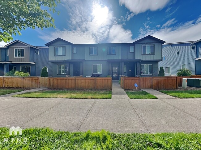 Building Photo - 2138 NE 4 Seasons Ln