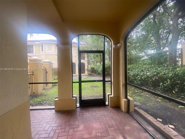 Foto del edificio - 1605 Passion Vine Cir