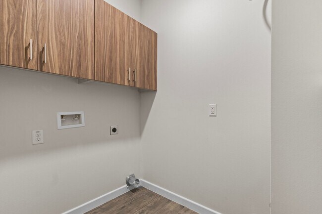 Foto del edificio - BRAND NEW HOMES FOR LEASE IN MERCEDES! CHOOSE YOUR HOME! MOVE IN SPECIAL - 1ST MONTH FREE