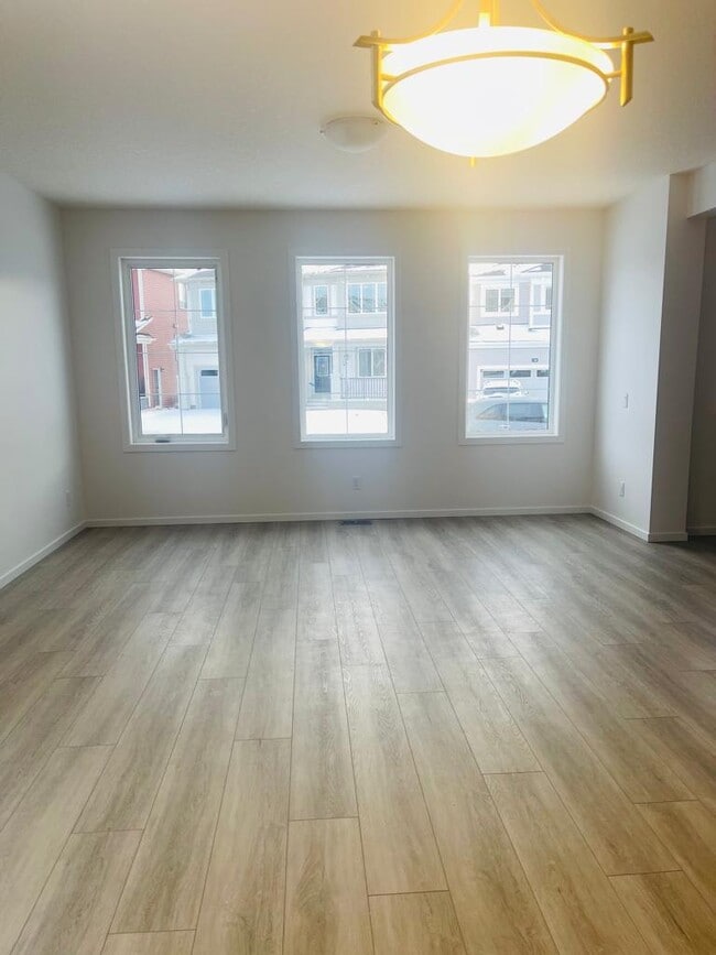 Building Photo - 127 Cityspring Manor NE