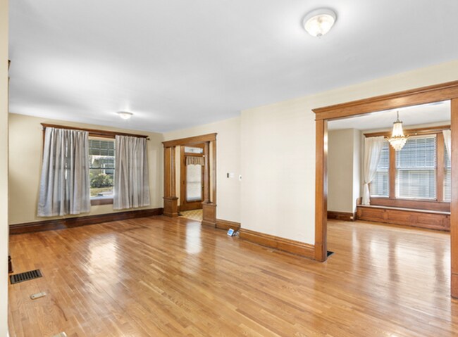 Foto del edificio - 157 E Oakland Ave