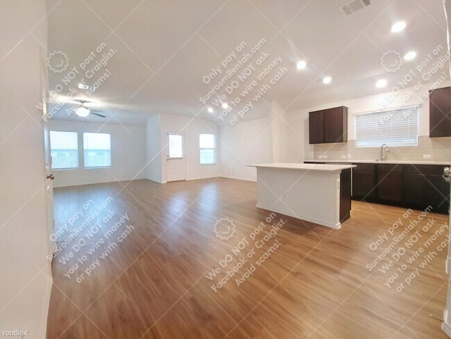 Foto del edificio - 4 br, 2 bath House - 322 Arnage Dr