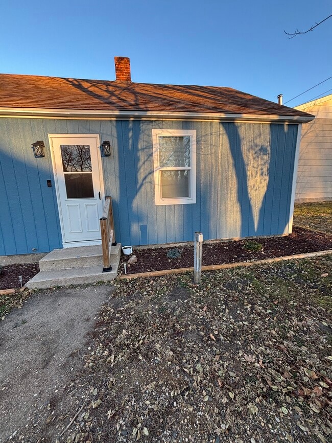 Building Photo - 620 S Rowley St