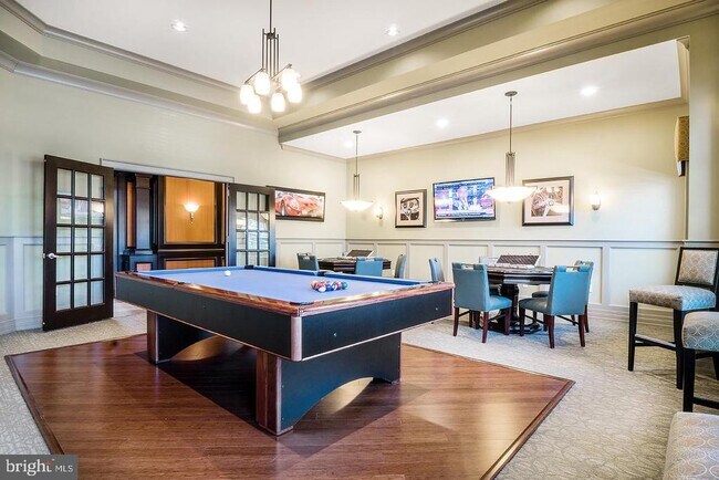 Foto del edificio - 735 Grand Central Dr