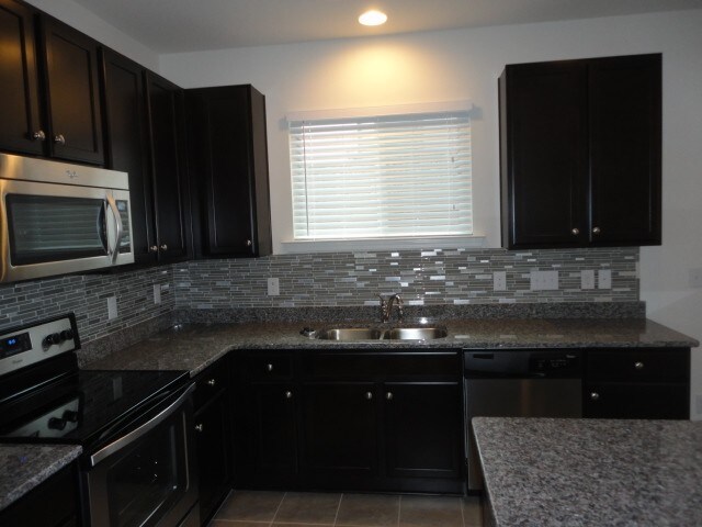 Foto del edificio - 82 Green Willows Drive