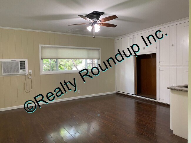 Foto del edificio - Beautiful Lincoln Village Home