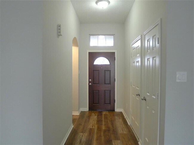 Building Photo - 2835 Falcon Knoll Ln