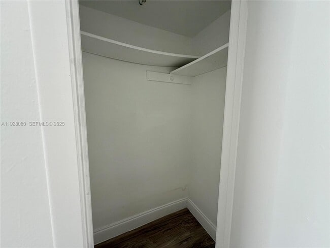 Foto del edificio - 4086 N Pine Island Rd