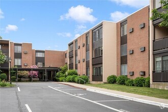 Building Photo - 401 Bellevue Ave