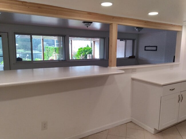 Building Photo - 31265 E Lake Morton Dr SE