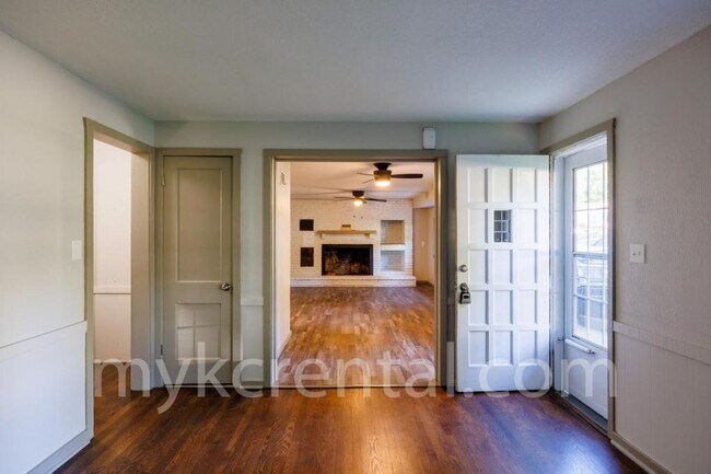 Foto del edificio - 7915 W 59th Terrace