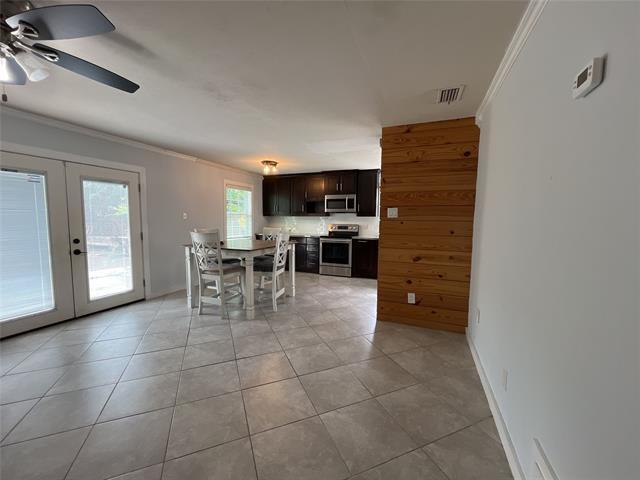 Foto del edificio - 12120 Bishop Dr