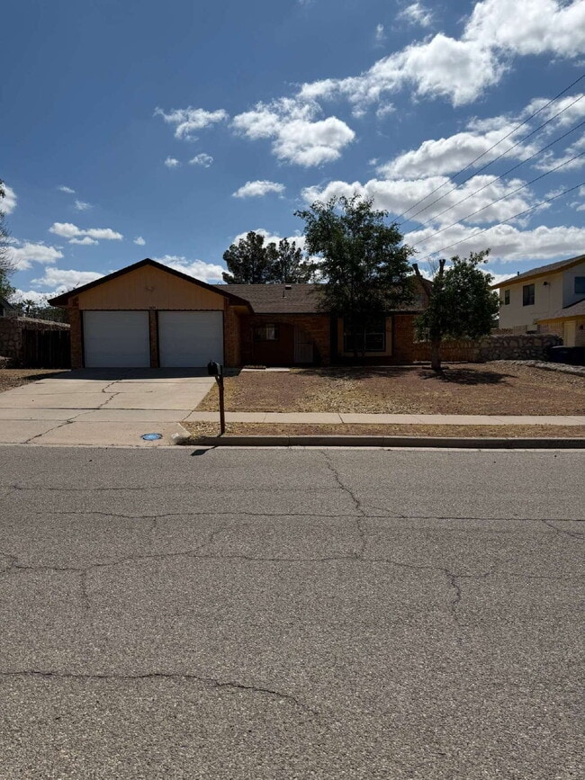 Building Photo - 1670 Jones Ln