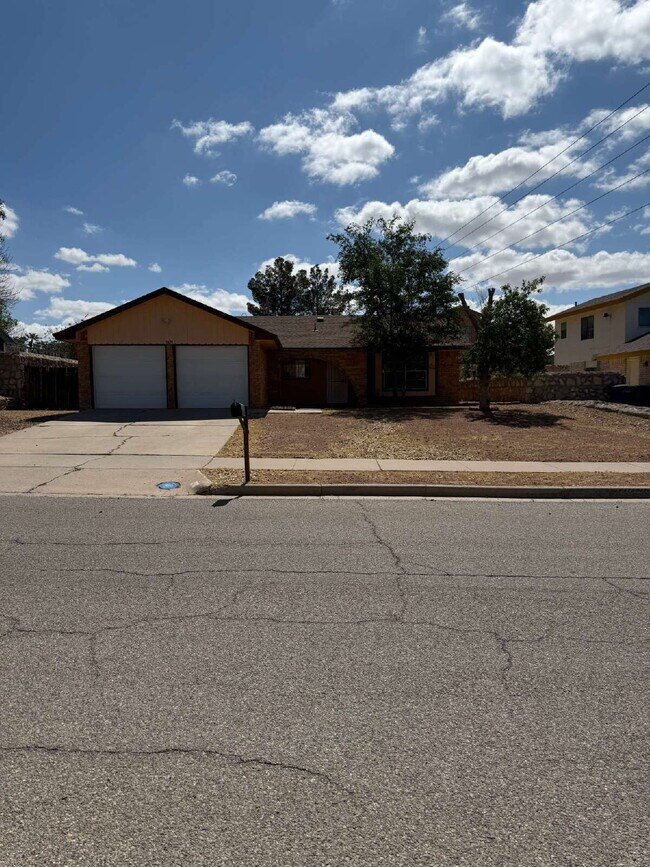 Foto del edificio - 1670 Jones Ln