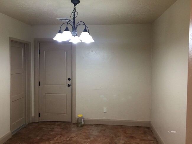 Building Photo - 143 E 100 S