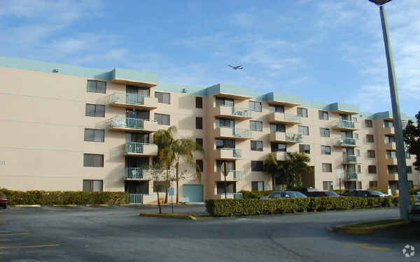 Foto del edificio - Azul at Fountainbleau