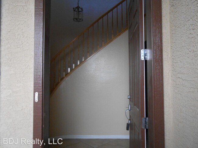 Building Photo - 5 br, 3.5 bath House - 2285 MANOSQUE LANE