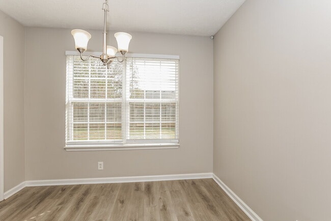 Foto del edificio - 1295 Tiree Dr