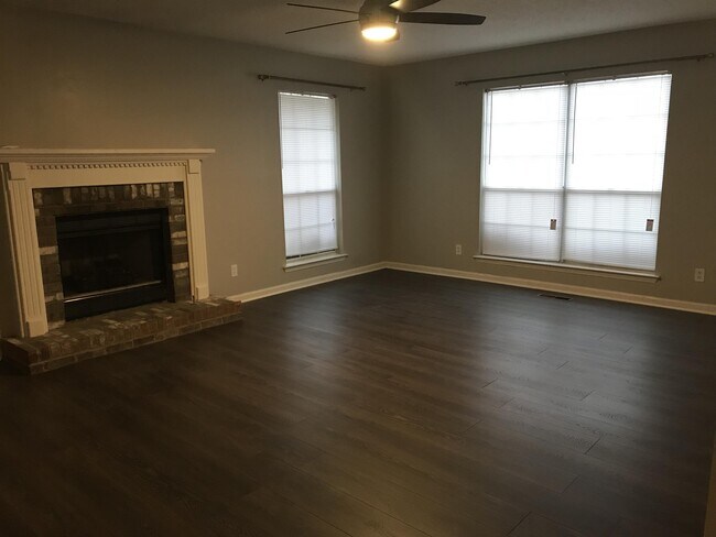 Building Photo - 8453 Lanewood Cir