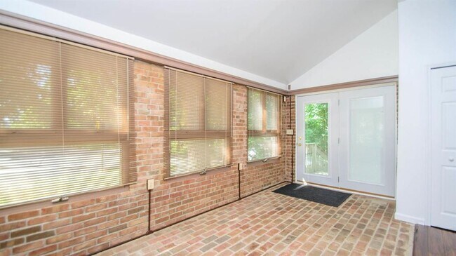 Vestíbulo - 1301 Jones Dr