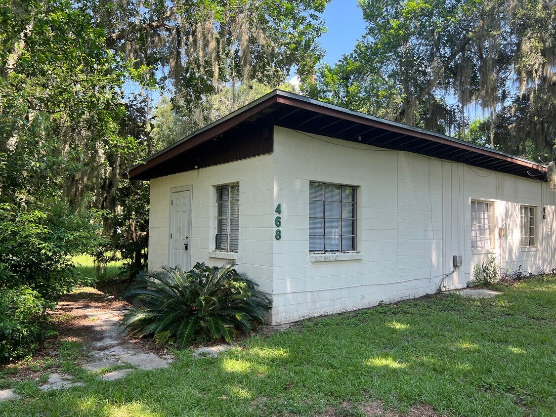 Foto del edificio - Cozy 1/1 in Orange Park Available Now!