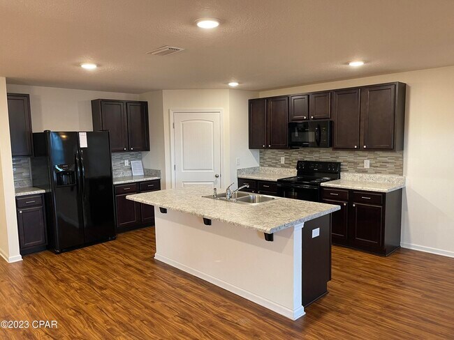 Foto del edificio - 7138 Hatteras Blvd