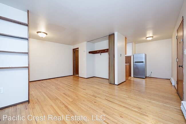 Building Photo - 5247 15th Ave NE
