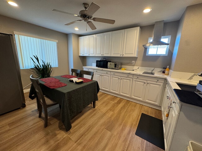 Building Photo - 13895 Peach Grove Ln