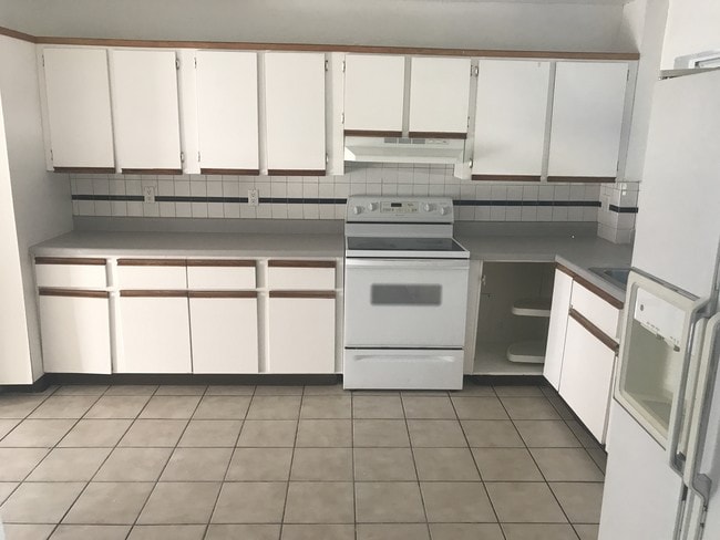 Building Photo - 604 SW 6th Ave