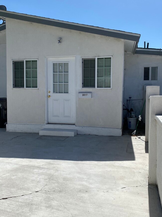 Building Photo - 3017 Sentney Ave