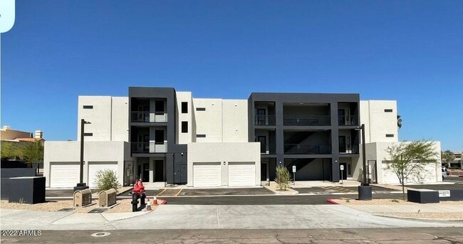 Building Photo - 12412 N Saguaro Blvd