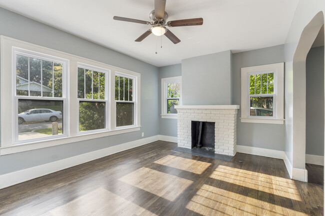 Living Room - 220 N Tacoma Ave