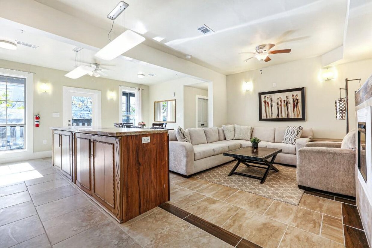 Foto principal - 1524 Baronne St