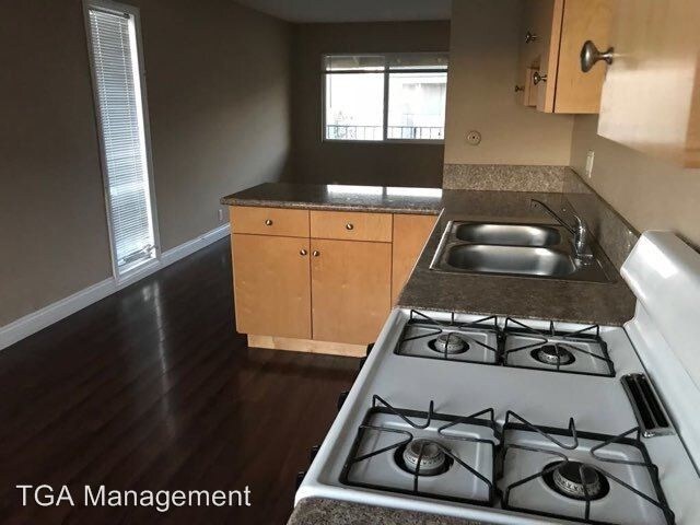 Building Photo - 410 W Valley Blvd