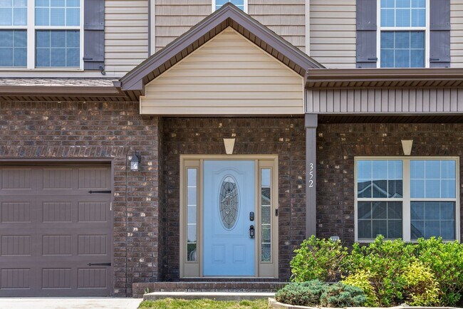 Foto del edificio - 352 Winter Terrace Ln