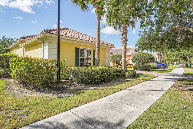 Building Photo - 11427 SW Rockingham Dr