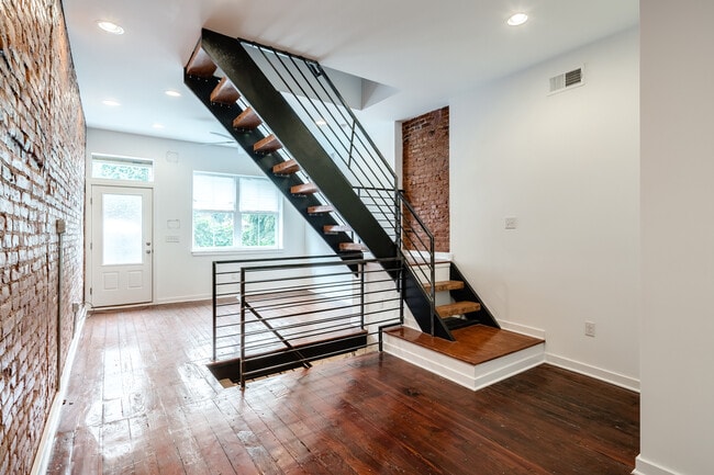 Building Photo - 185 W Dauphin St