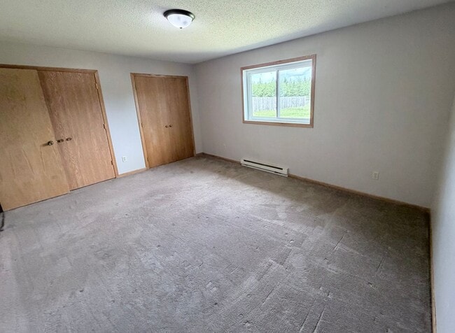 Building Photo - 3 Bedroom Duplex