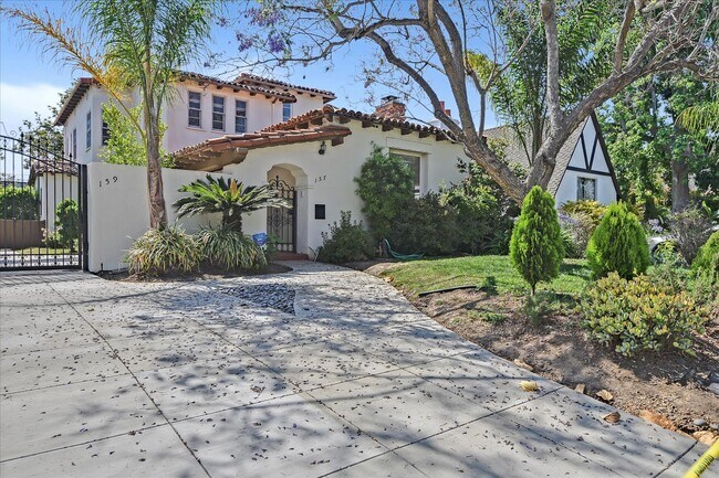Building Photo - 157 S Fuller Ave