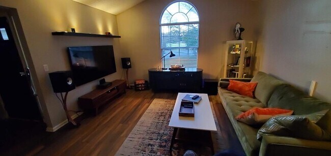 Foto del edificio - 13216 Companion Ct