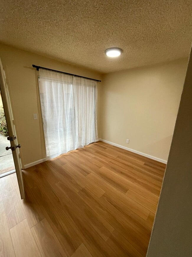 Building Photo - 2975 Neet Ave