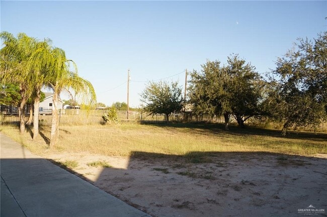 Building Photo - 19 Goldwing Wy