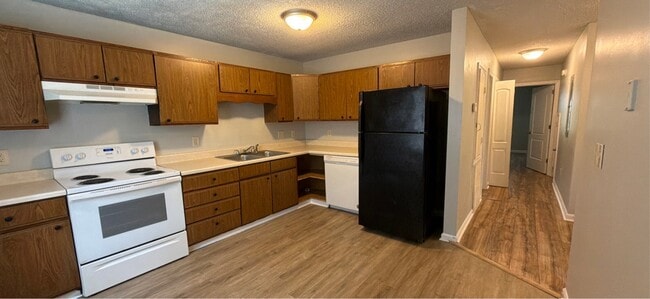 Building Photo - 4303 Chalet Cir NW