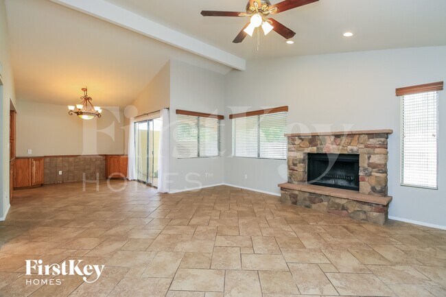 Foto del edificio - 1388 N Santa Anna Ct