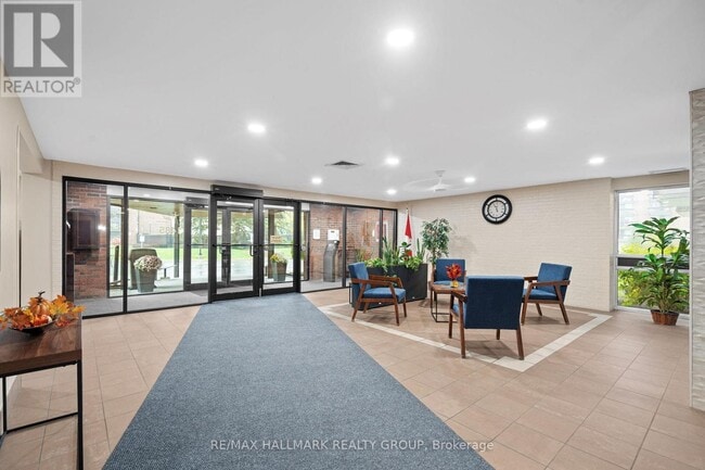 Photo du bâtiment - 1485 Baseline Rd