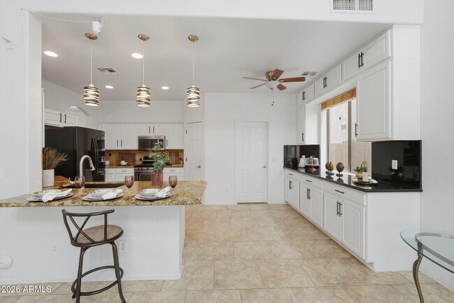 Foto del edificio - 6843 S 26th St