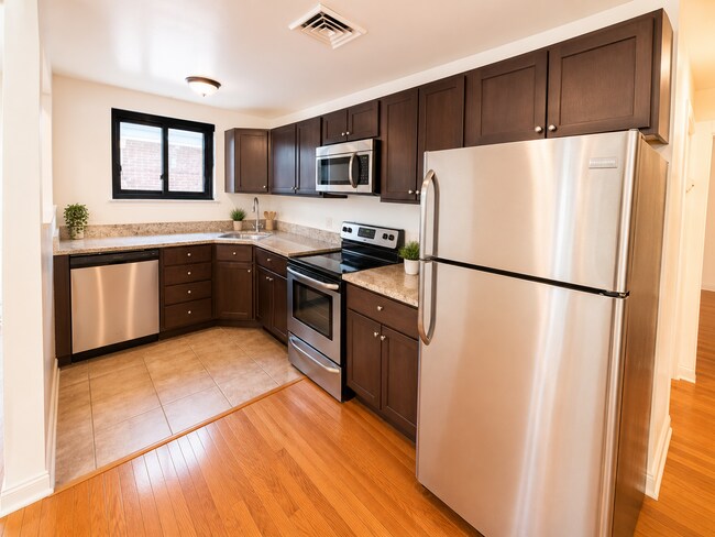 Foto del edificio - 735 N Highland Ave