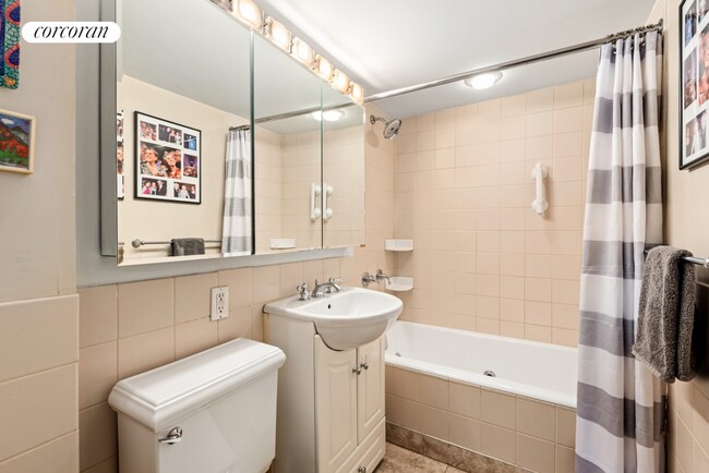 Foto del edificio - 243 E 77th St