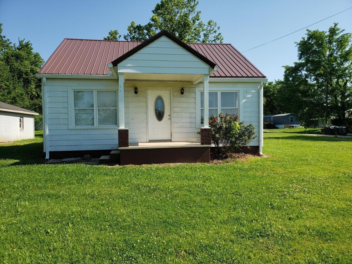 Primary Photo - 2511 Irvine Rd