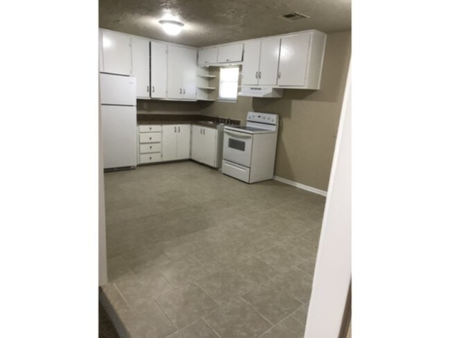 Foto del edificio - 2708 NW 19th St
